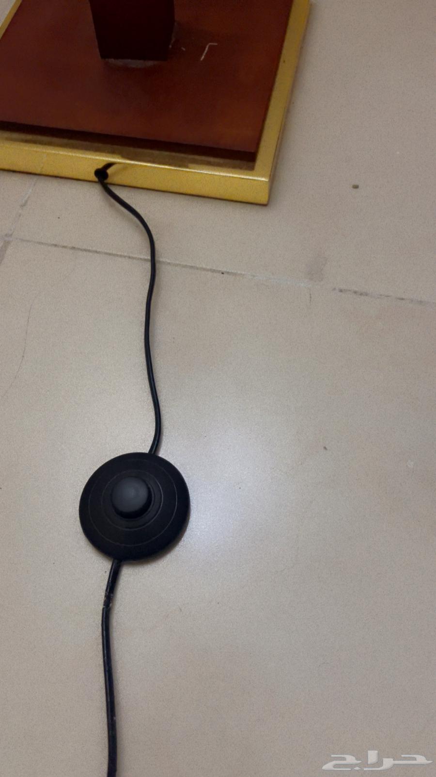 Lamp for sale, bought for 300, selling for 150, new and clean, plug disconnected64486757775874114