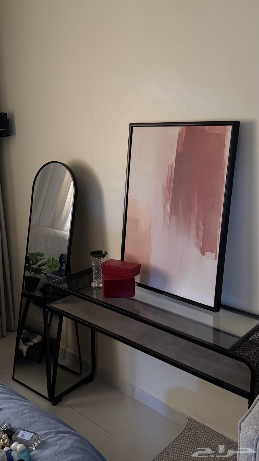 Entry or styling table64490165512066114