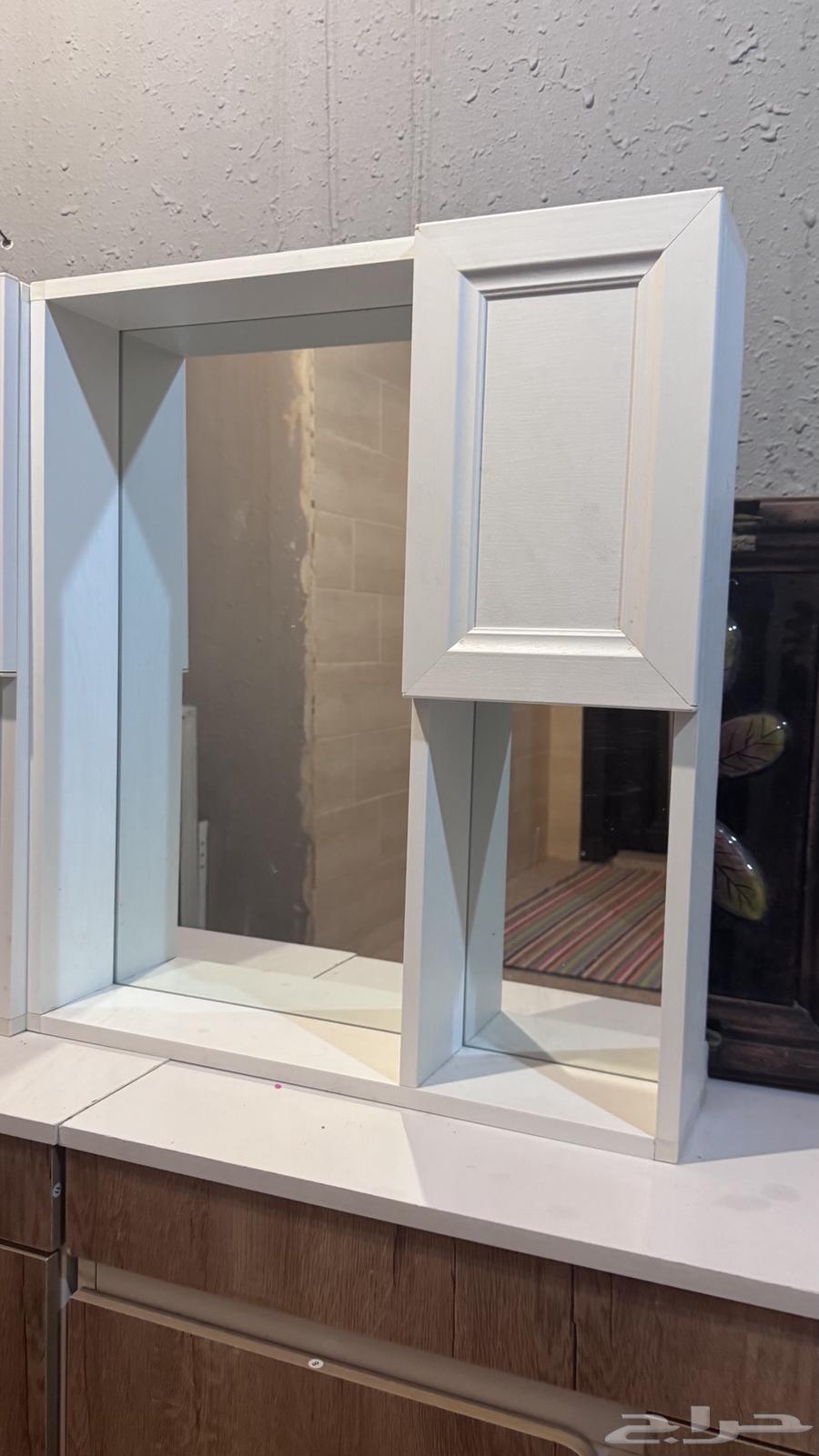 مراية حمام مع قاعدة تخزين للبيع64493893208195111