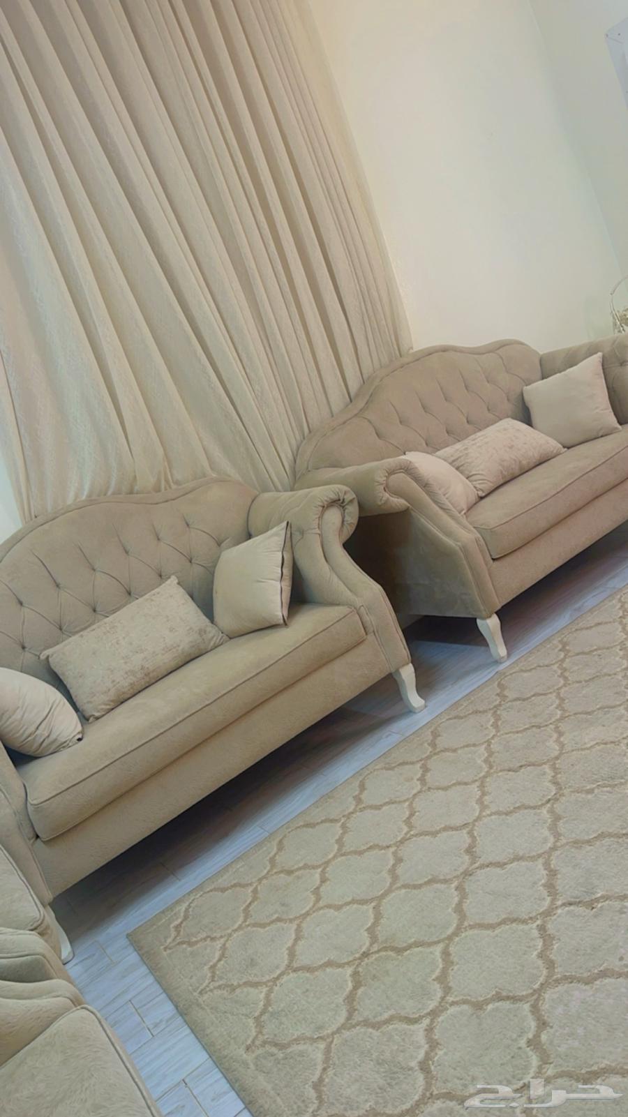 كنب مجلس 11 شخص الجوده ممتاز استخدام 3 سنوات64489738524289110