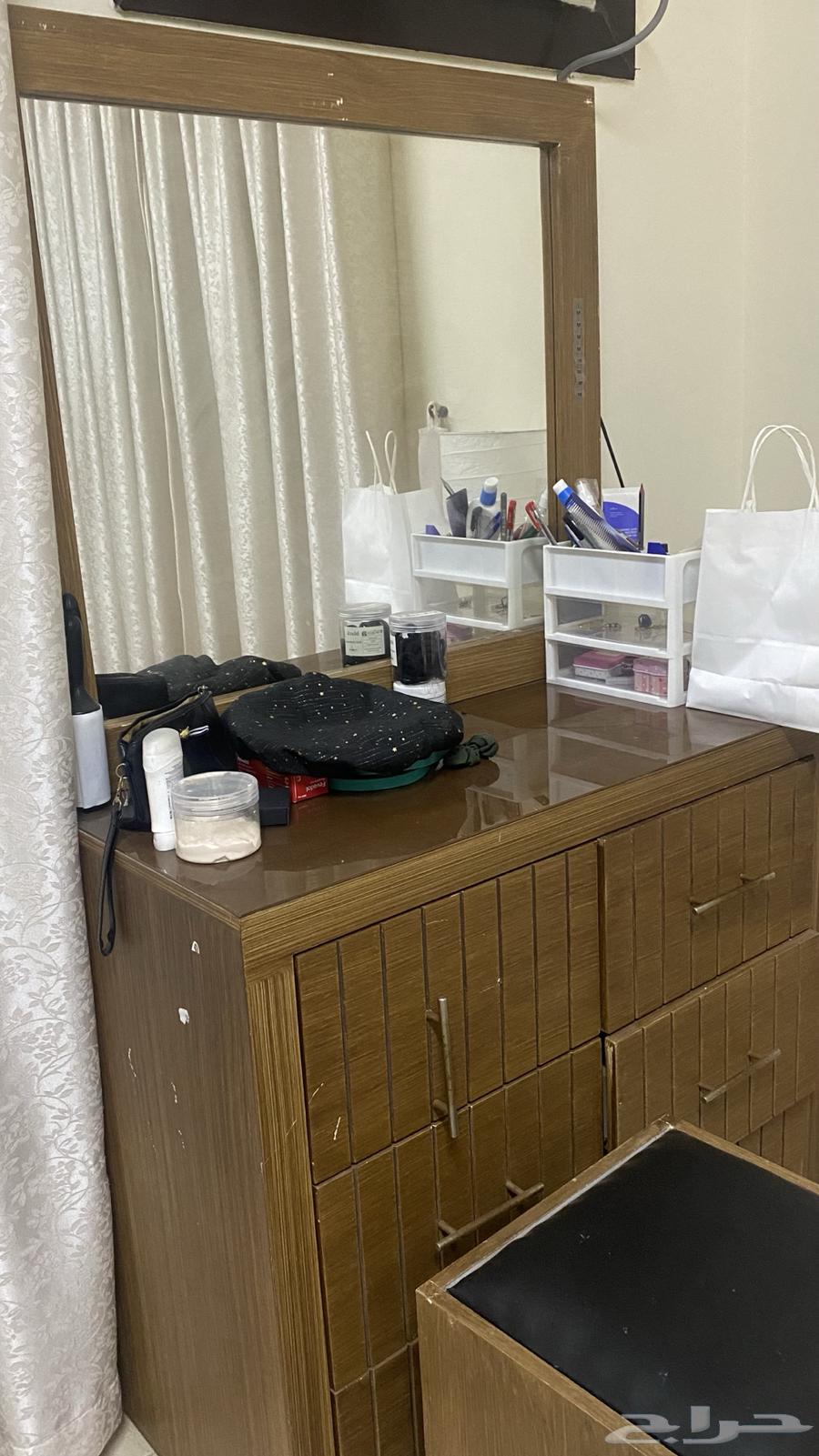 دولاب و تسريحة للبيع مستعجل64486565620867110