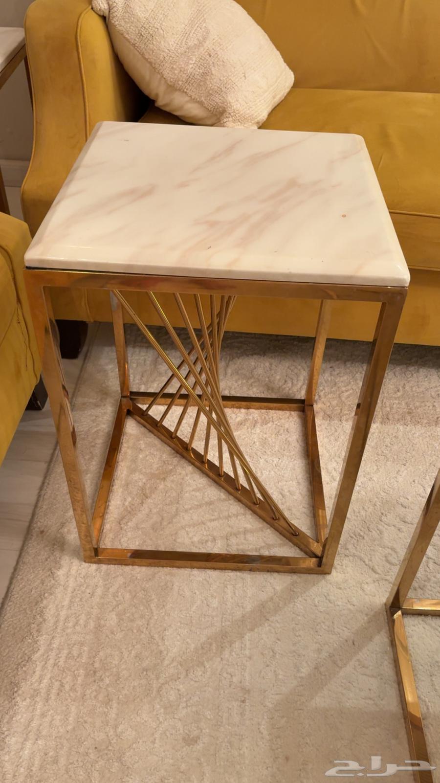 طاولات خدمه تشمل طاولة تلفزيون واربع طاولات صغار معها64492988761089113