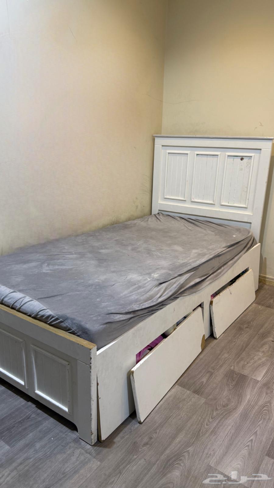 ثلاث اسره خشب على السوم بيع مستعجل64494208562689110