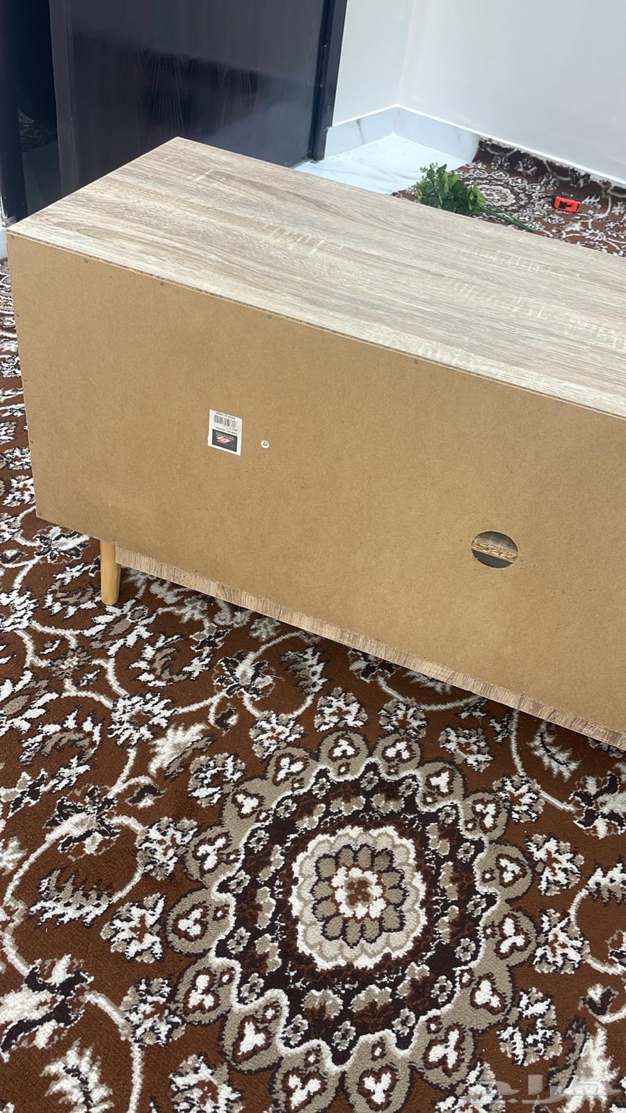 للبيع طاوله خشبيه شبه الجديد64488934386435112