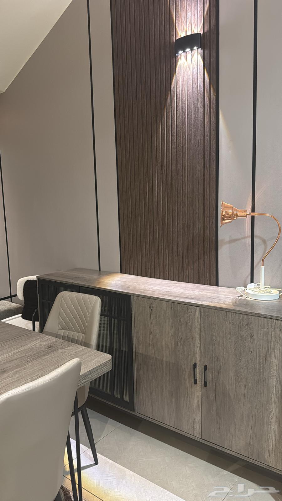 Dining table with buffet64490701699969112