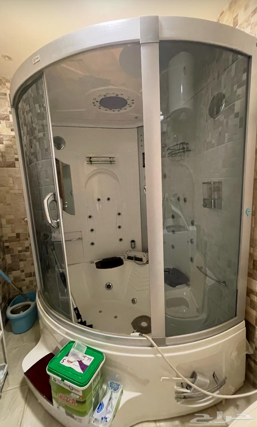 جاكوزي كبير كل شي شغال فيه للبيع64490523648129110