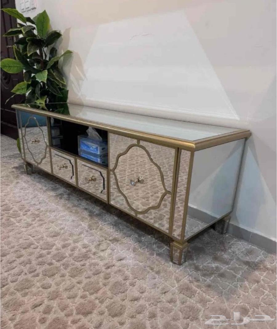 طاولة تلفزيون فاخرة بطراز حديث وديكور مميز64492961462657111