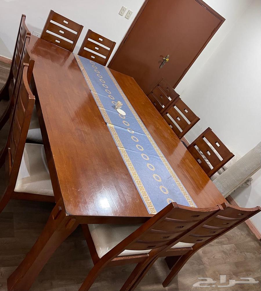 طاوله طعام بحاله ممتازه قويه جدا64490646831106110