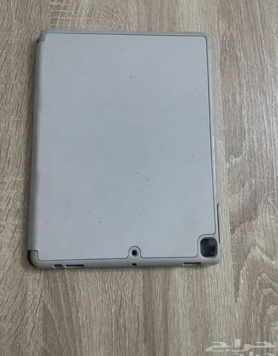 ايباد مع الكفر للبيع64486385392897111