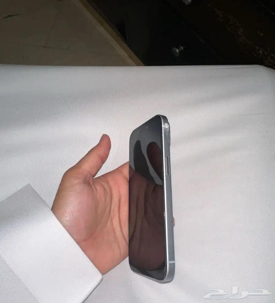 ايفون 15 العادي الون ازرق64488353710978112