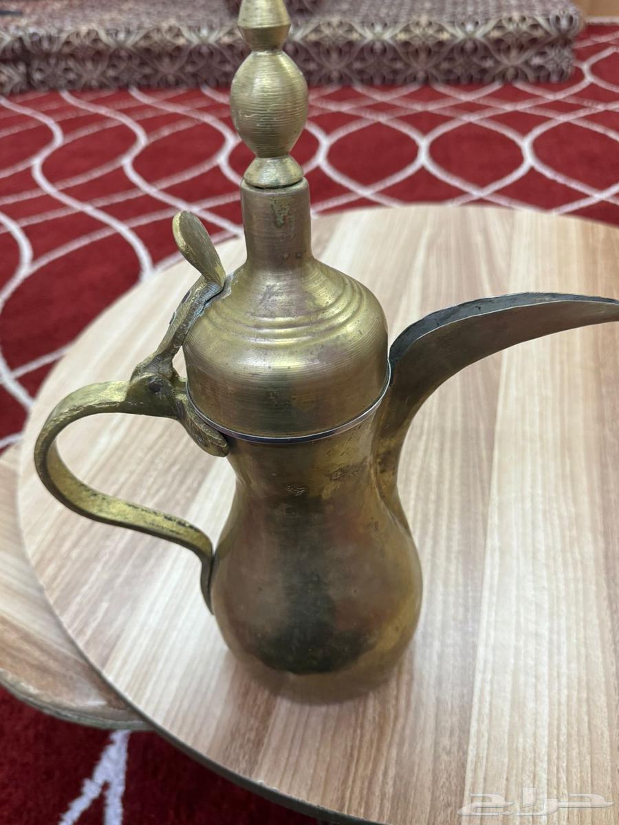 قديمه عمرها 60 سنه64489779600001113