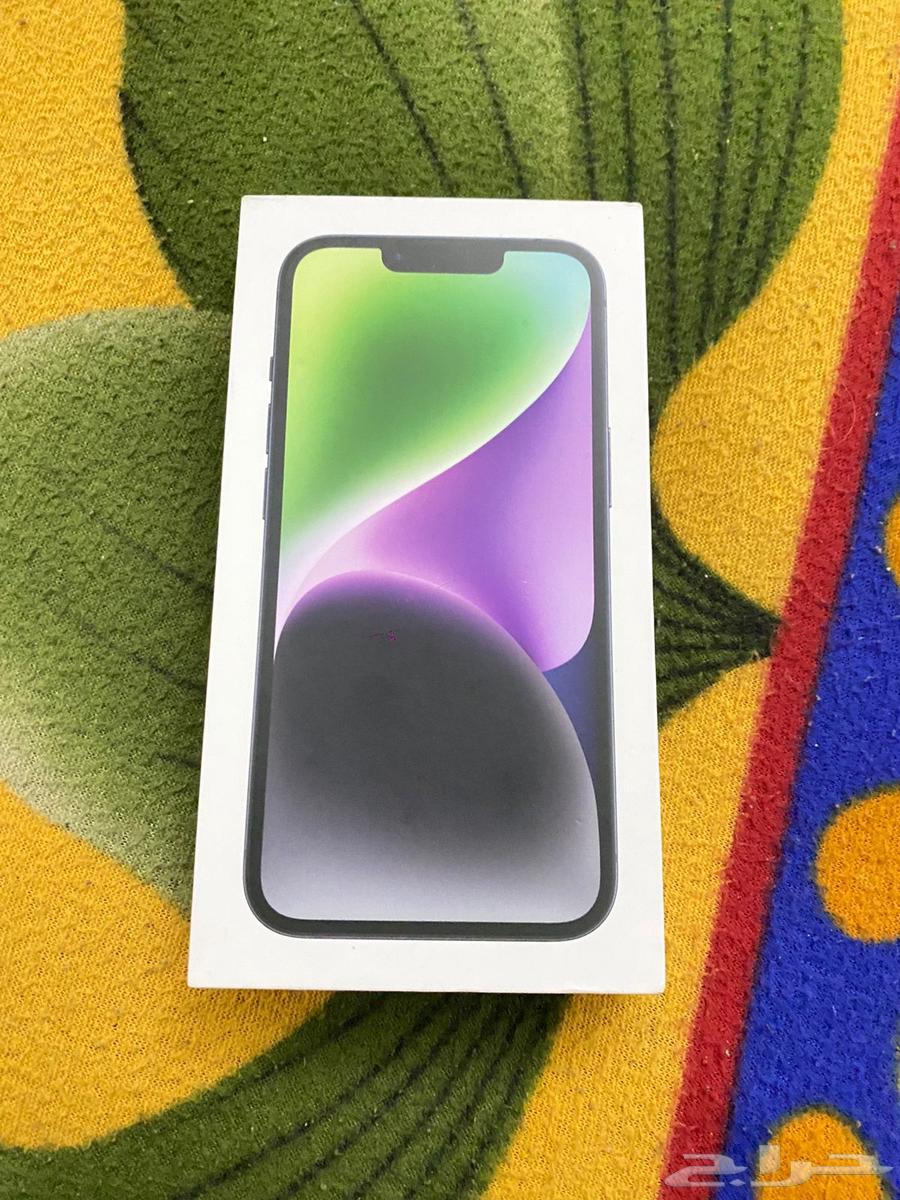 iPhone 1464486427334914112