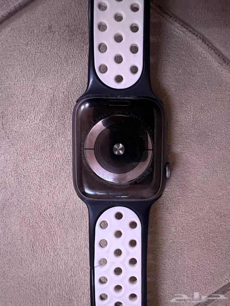 ساعة ابل الإصدار الربع مقاس 44 الساعة نضيفة64494139978242110