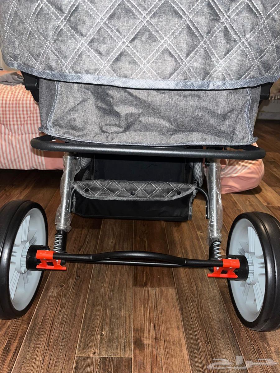 عربة أطفال شبه جديدة للبيع64492162013825114