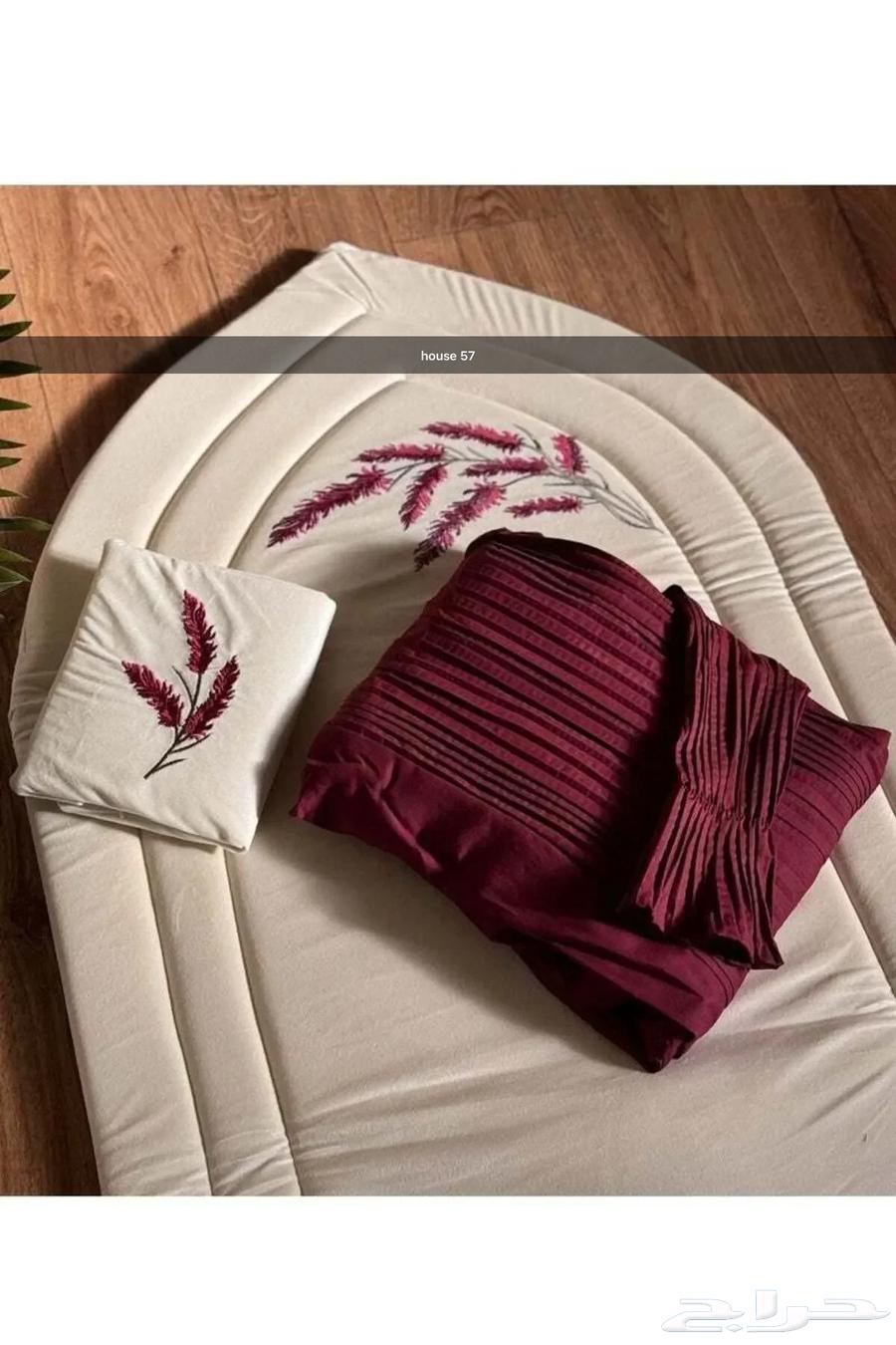 طقم سجادة مع شرشف صلاة للنساء -عودي64493559547009110