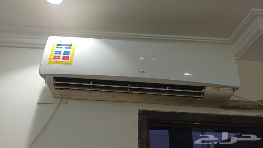 24-unit split air conditioner, almost new, excellent condition with remote, never been to a workshop64491225219841113