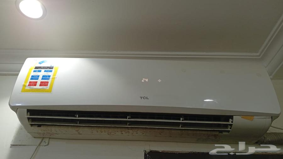 24-unit split air conditioner, almost new, excellent condition with remote, never been to a workshop64491225219841111