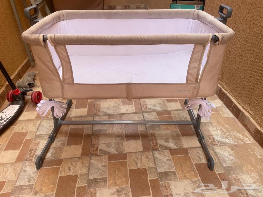 للبيع العاجل   سرير مواليد هزازي ملتصق بالسرير64489128688771114