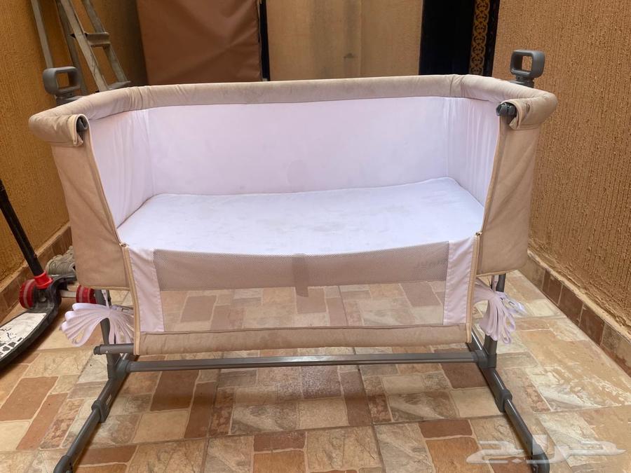 للبيع العاجل   سرير مواليد هزازي ملتصق بالسرير64489128688771113