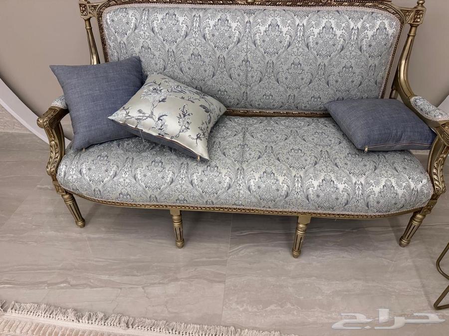 Clean and new sofa, I swear it hasn't been four months yet64491877785602111