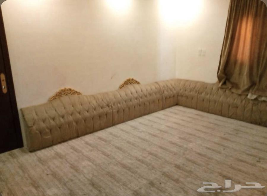 Sofa in excellent condition for sale, price negotiable64489779526145112