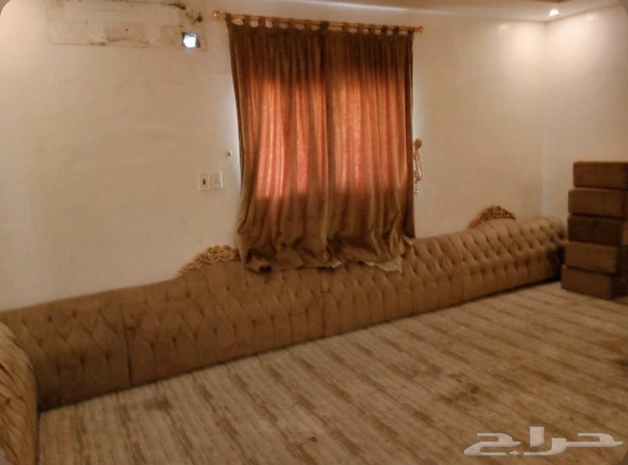 Sofa in excellent condition for sale, price negotiable64489779526145110