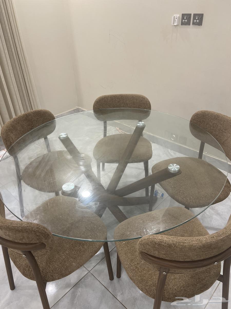 طاوله للبيع مستخدم نظيف اخو الجديد64489308841602112