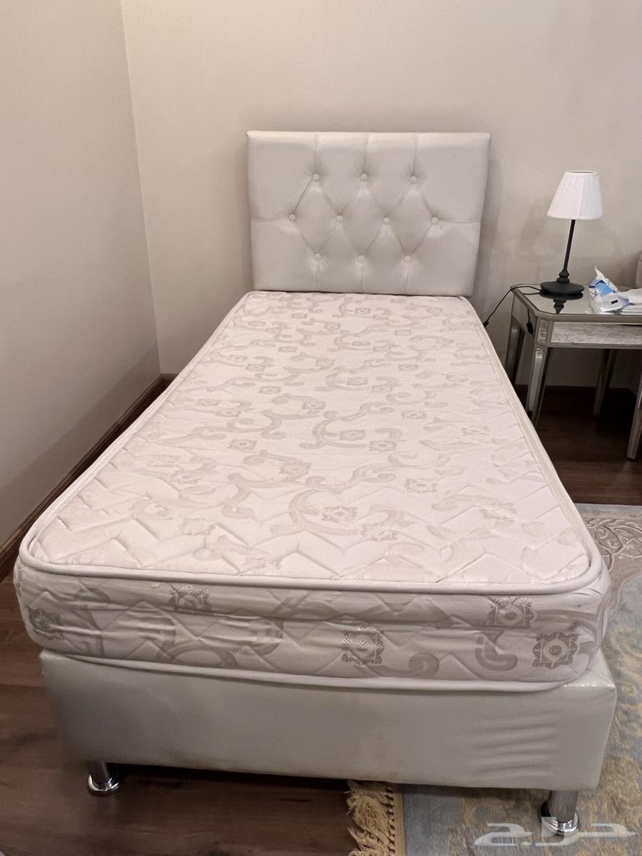 2 سرير نفر ابيض بدون مرتبة مقاس 90x180 استخدام نظيف64494455226371110
