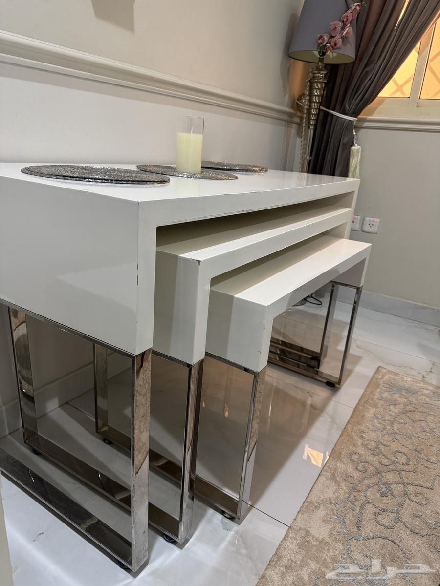 طاولة خدمه فخمه بحاله ممتازه قابل التفاوض64489017435266110