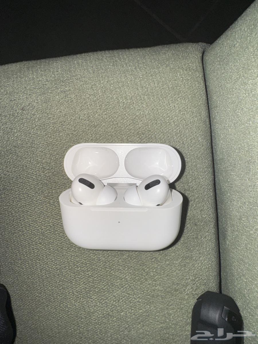 First-generation AirPods Pro in very clean condition64492663424514111