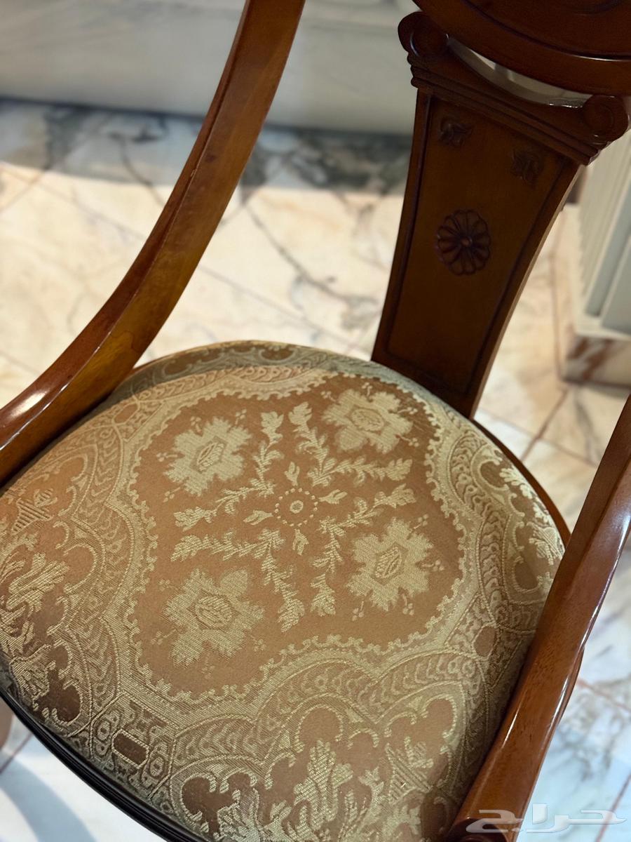 للبيع طاولة طعام بسعر رخيص جدا64492785839491114