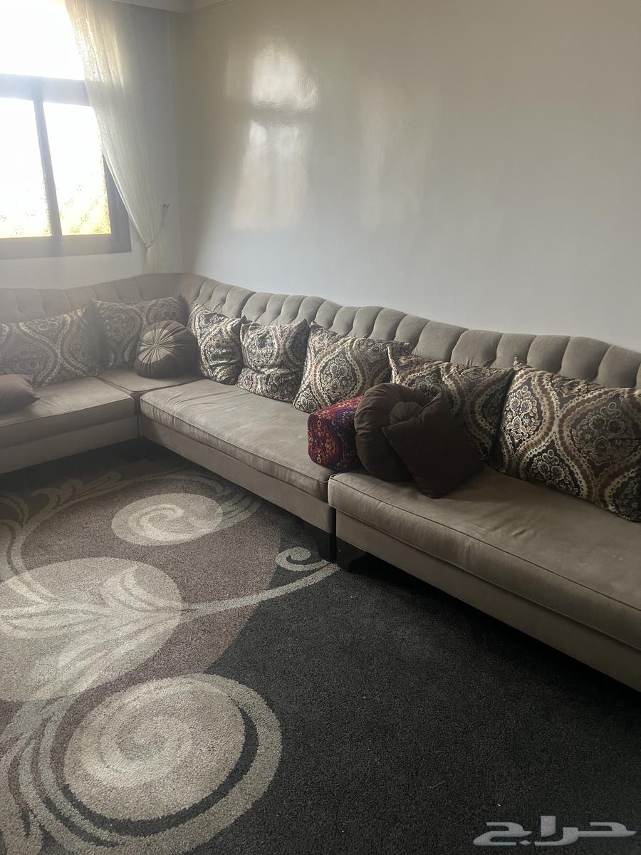 كنب 6 قطع و7 الزاويه لون بني معا المخدات حقته وكل شي64490276060930114