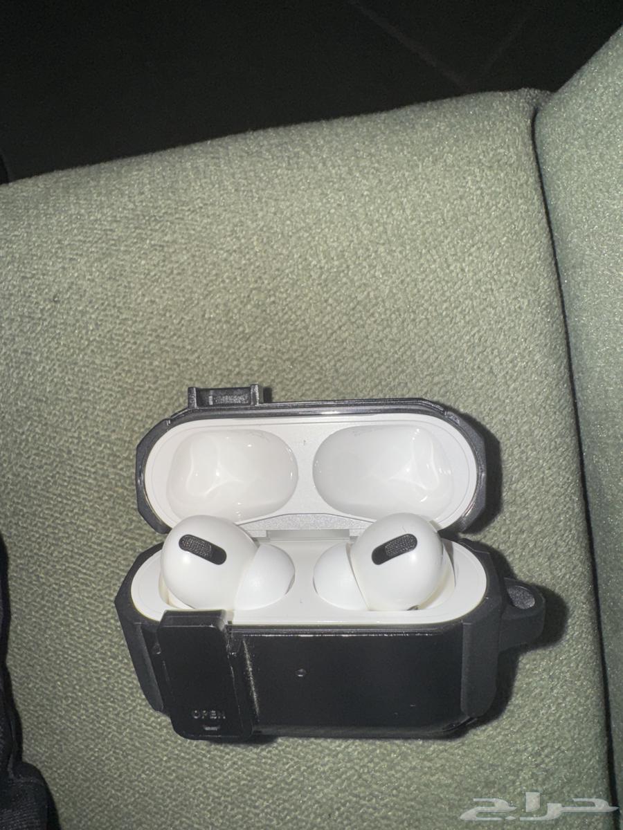 First-generation AirPods Pro in very clean condition64492663424514110