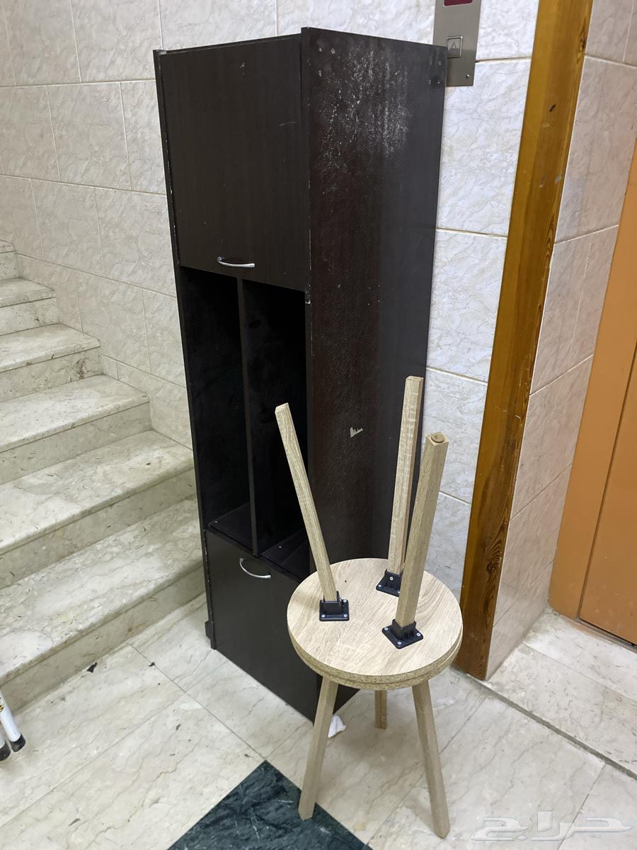 سرير و طاولات للبيع(الايفون انباع)64490920982402113