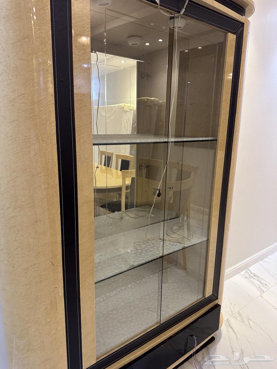 كنب نظيف وطاولة طعام بدولاب64488449547011111