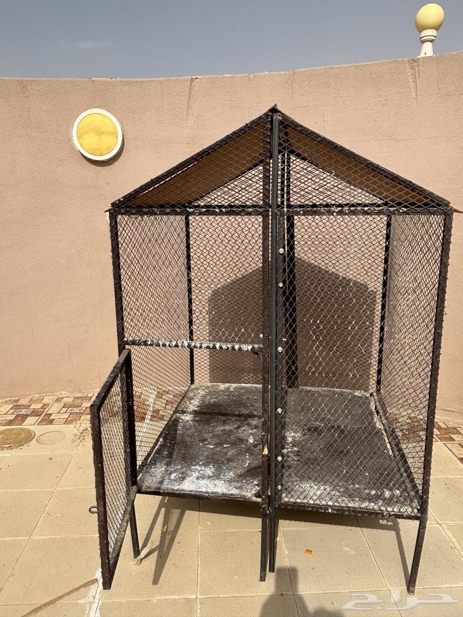 Cage. Large. One meter by one and a half meters in height.64490454597761110