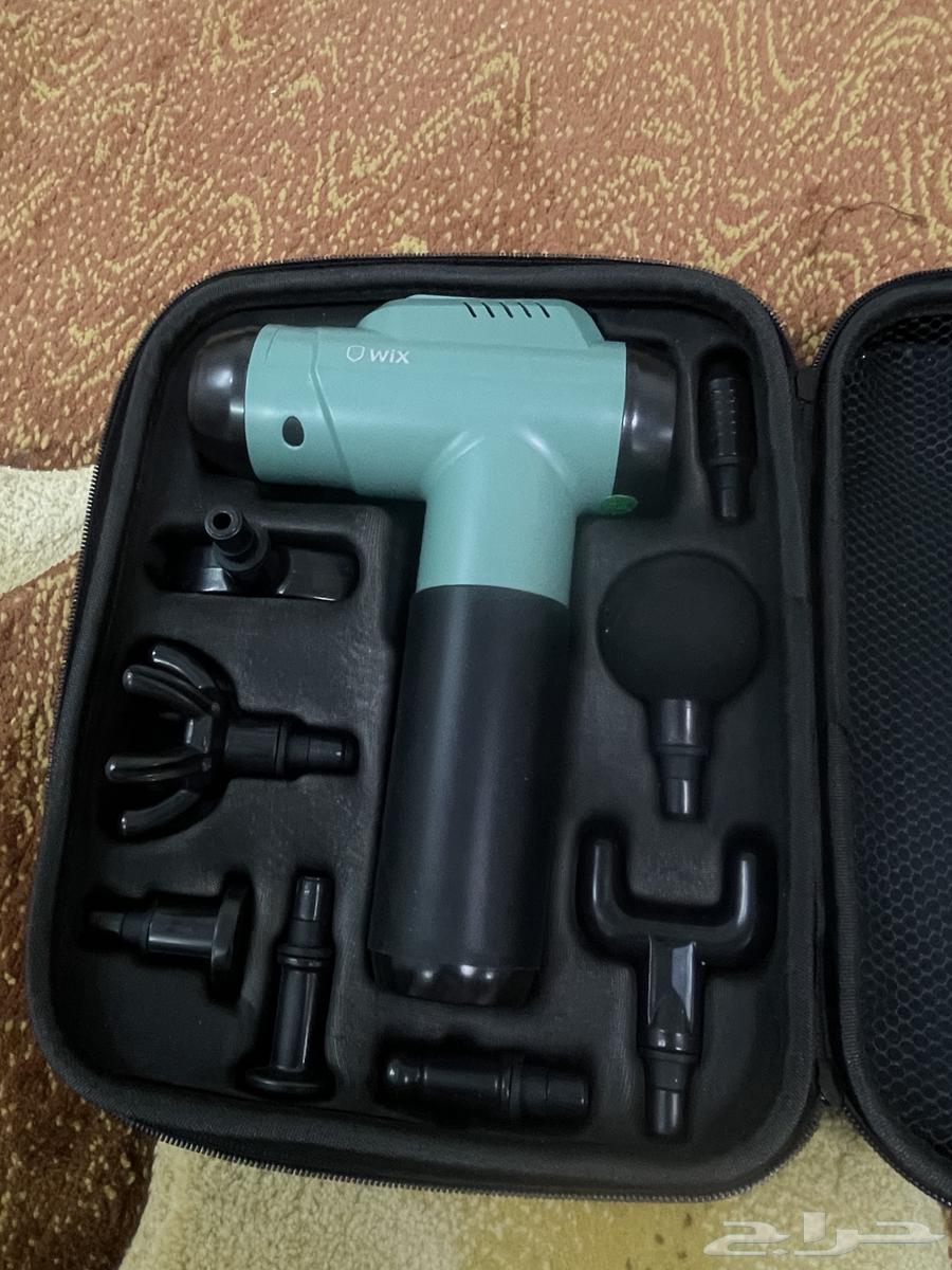 Massage device with 8 attachments and 6 speeds64493300401409114