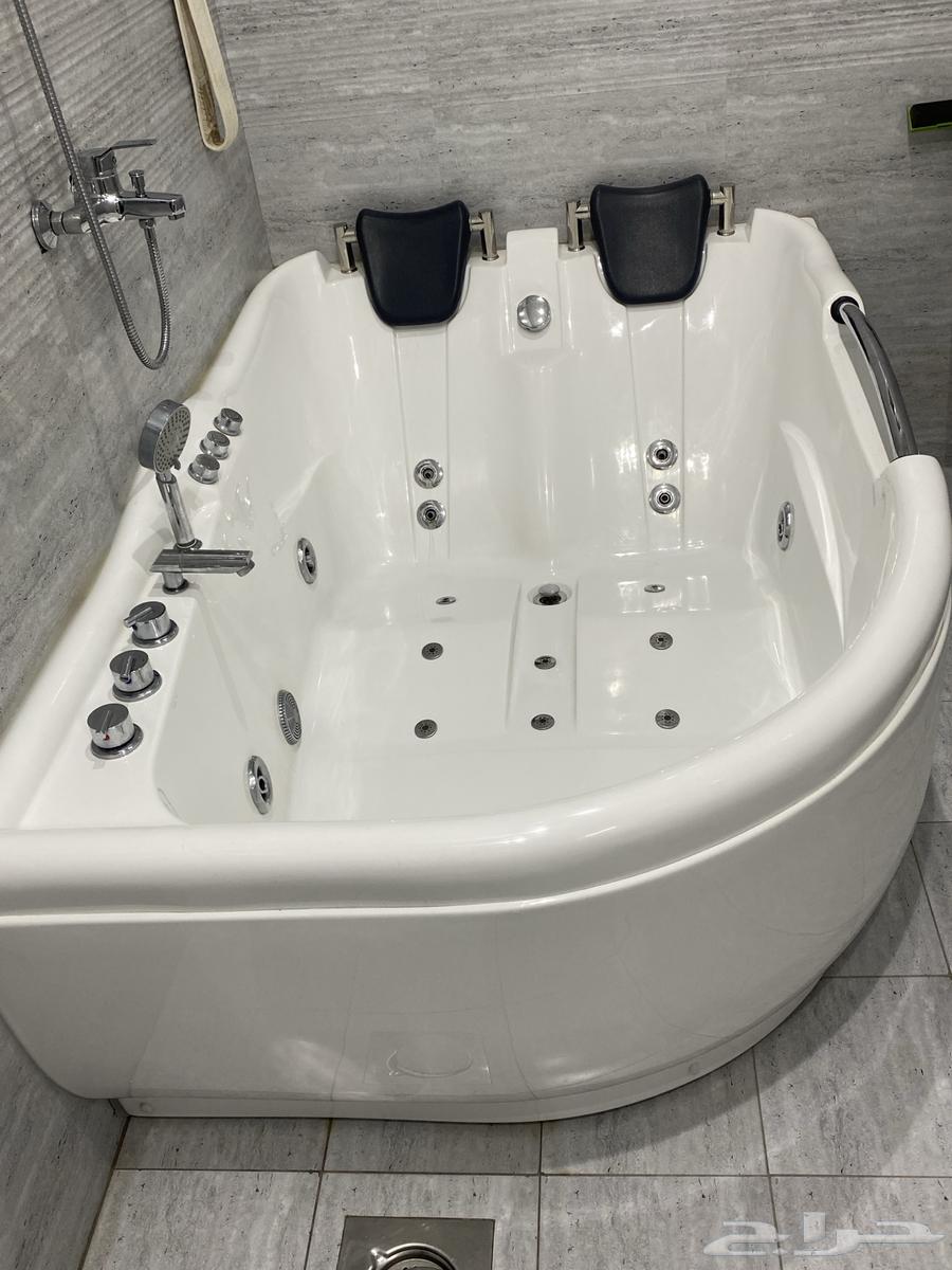 Jacuzzi with very little use, guaranteed pumps64490276221057110