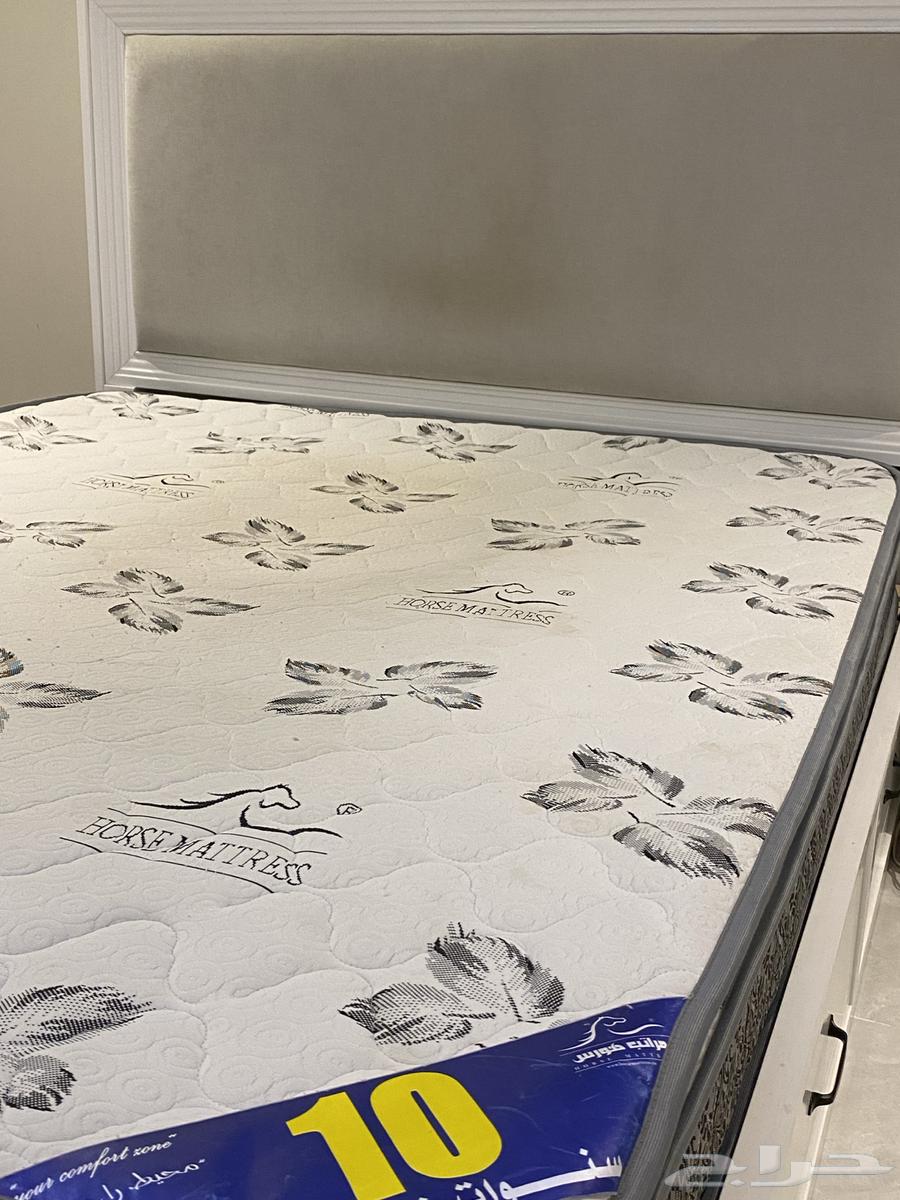 Semi-new bed with mattress, excellent condition, Mecca64485779019522113