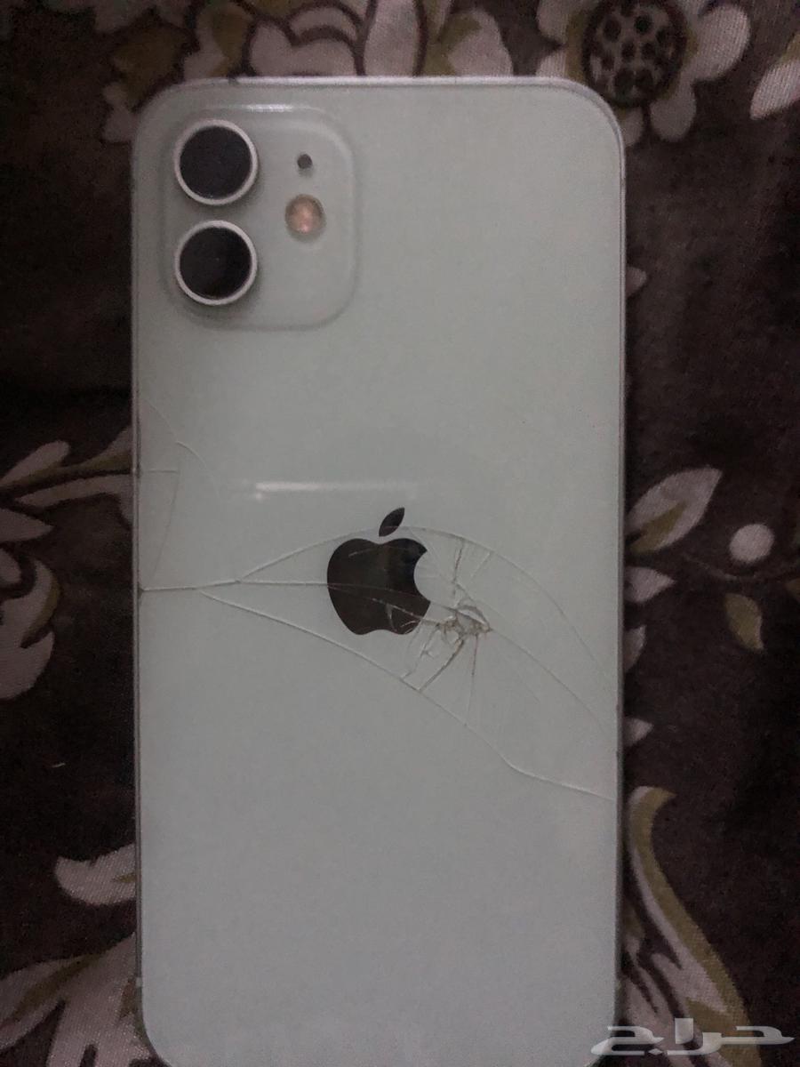 iPhone 12 and no fingerprints or anything inside, only iCloud64486301660931111