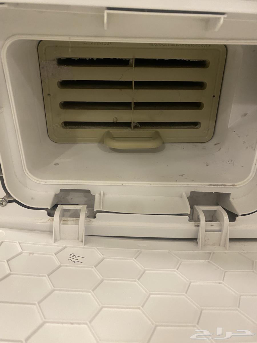 للبيع   مجففة ملابس   الحجم 8 كيلو ( تجفيف شديد )64489531187330114