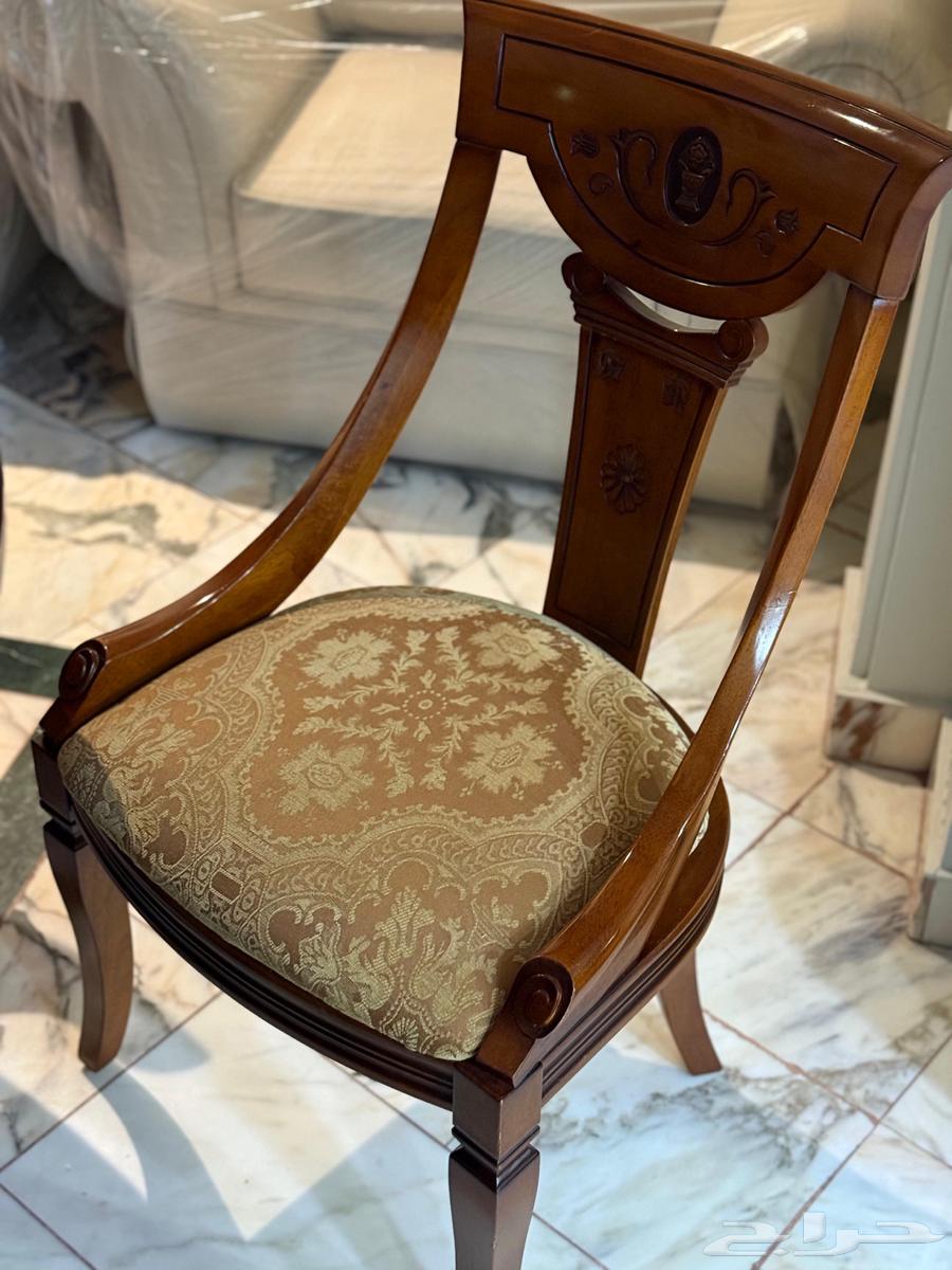 للبيع طاولة طعام بسعر رخيص جدا64492785839491113