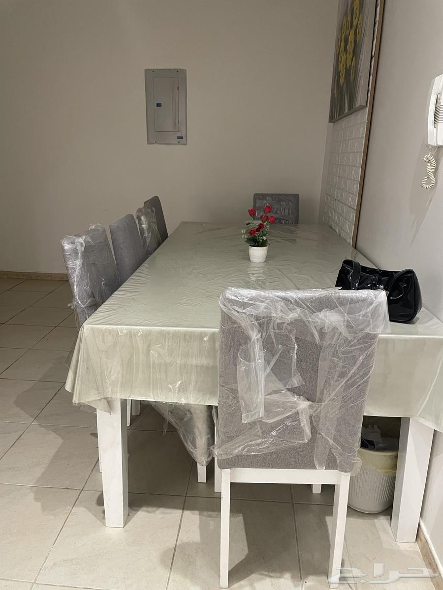 طاوله طعام عائلية من 8 كراسي للبيع64492080661505110