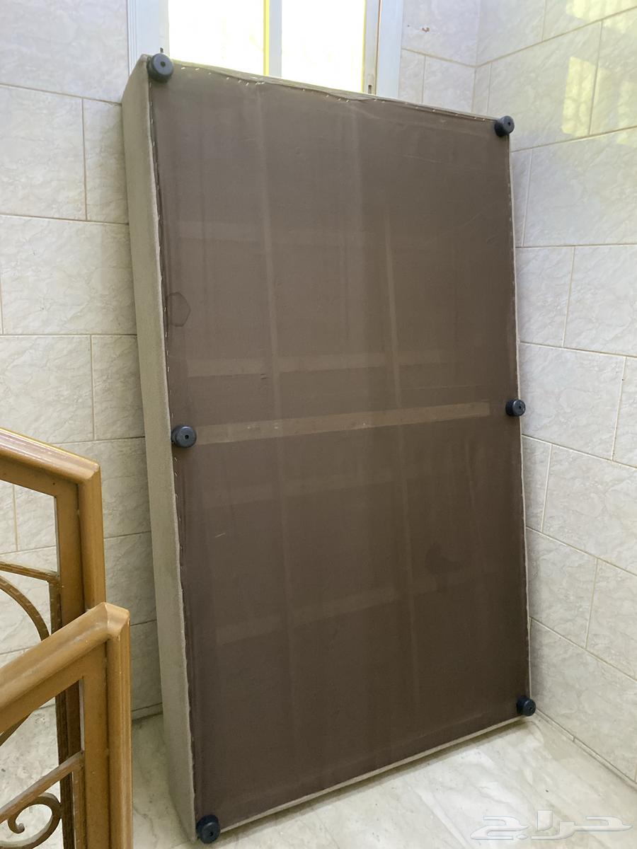 سرير و طاولات للبيع(الايفون انباع)64490920982402114