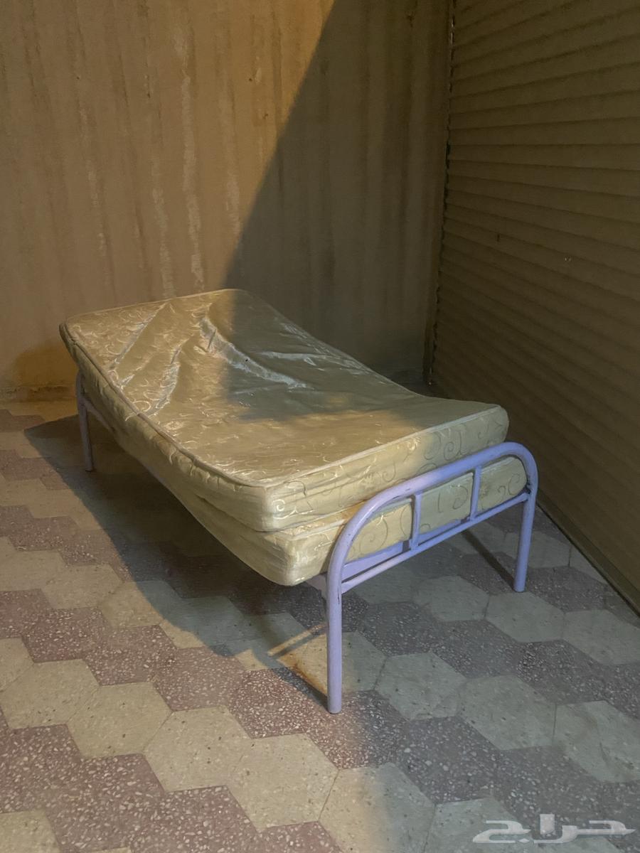 فراش للبيع مستعمل بسعر جيد64492460987649114