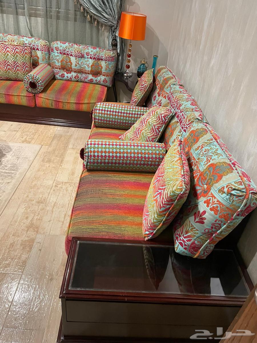 كنب من مفروشات الوكيل بحاله جيده64487540023937110