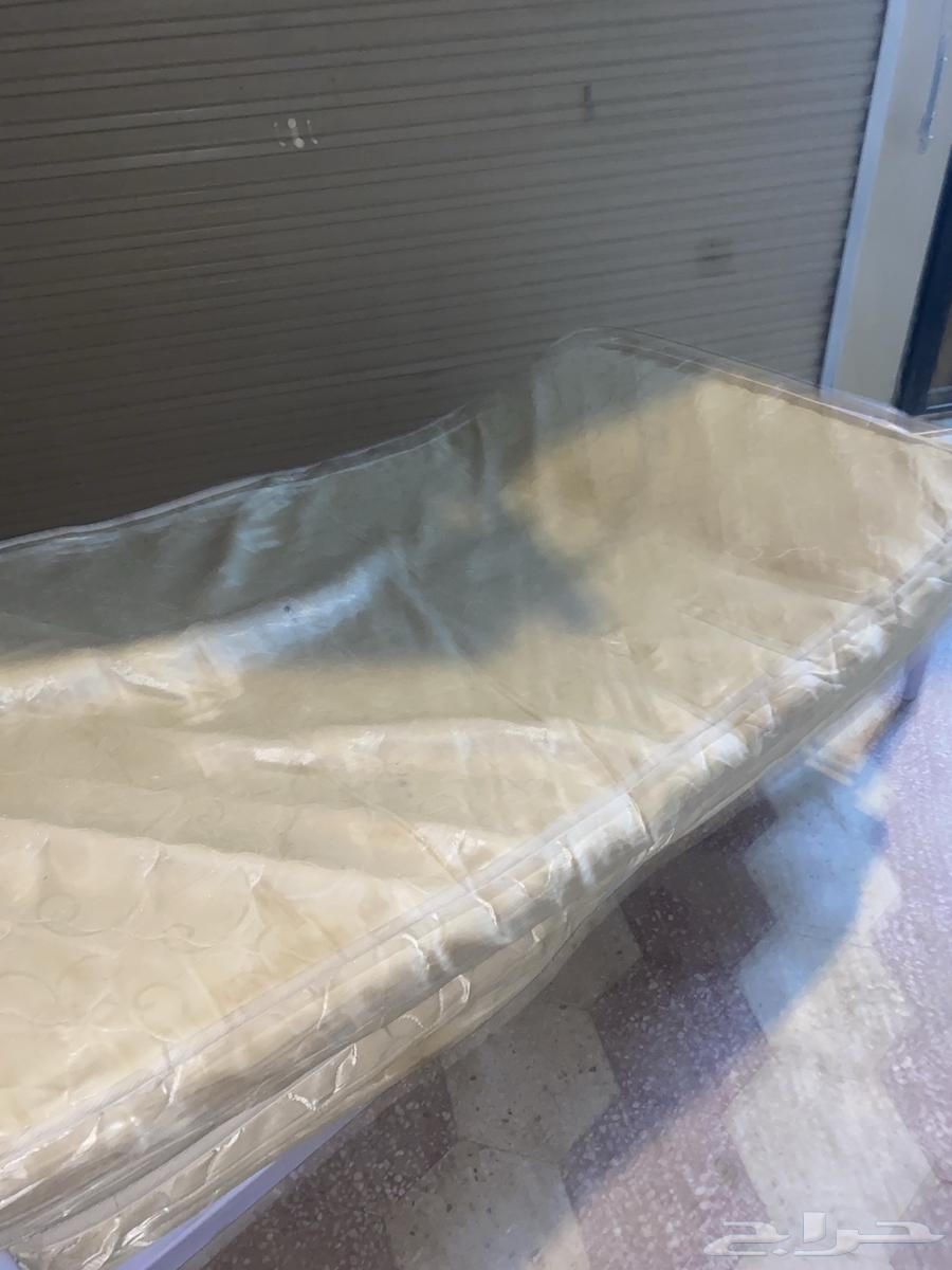 فراش للبيع مستعمل بسعر جيد64492460987649113