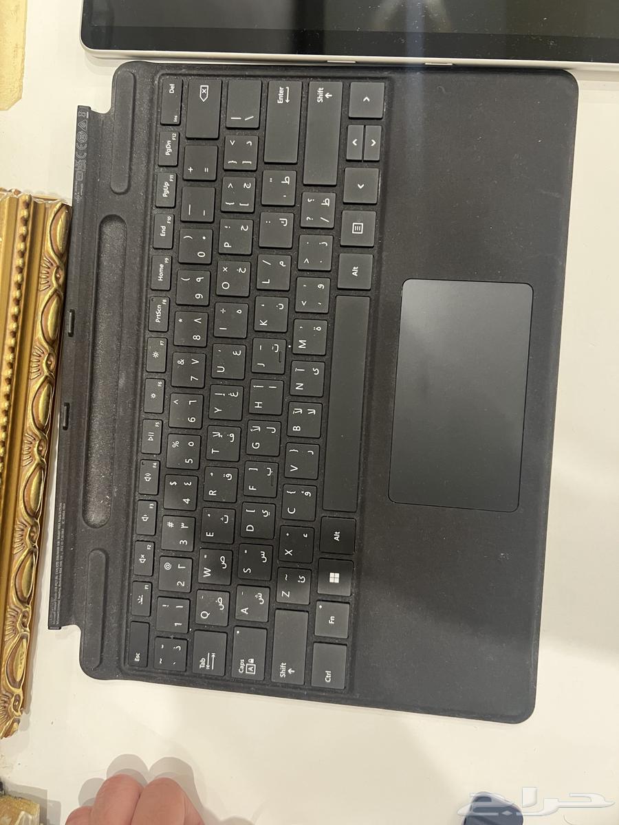 Microsoft Surface pro 864488975852546114