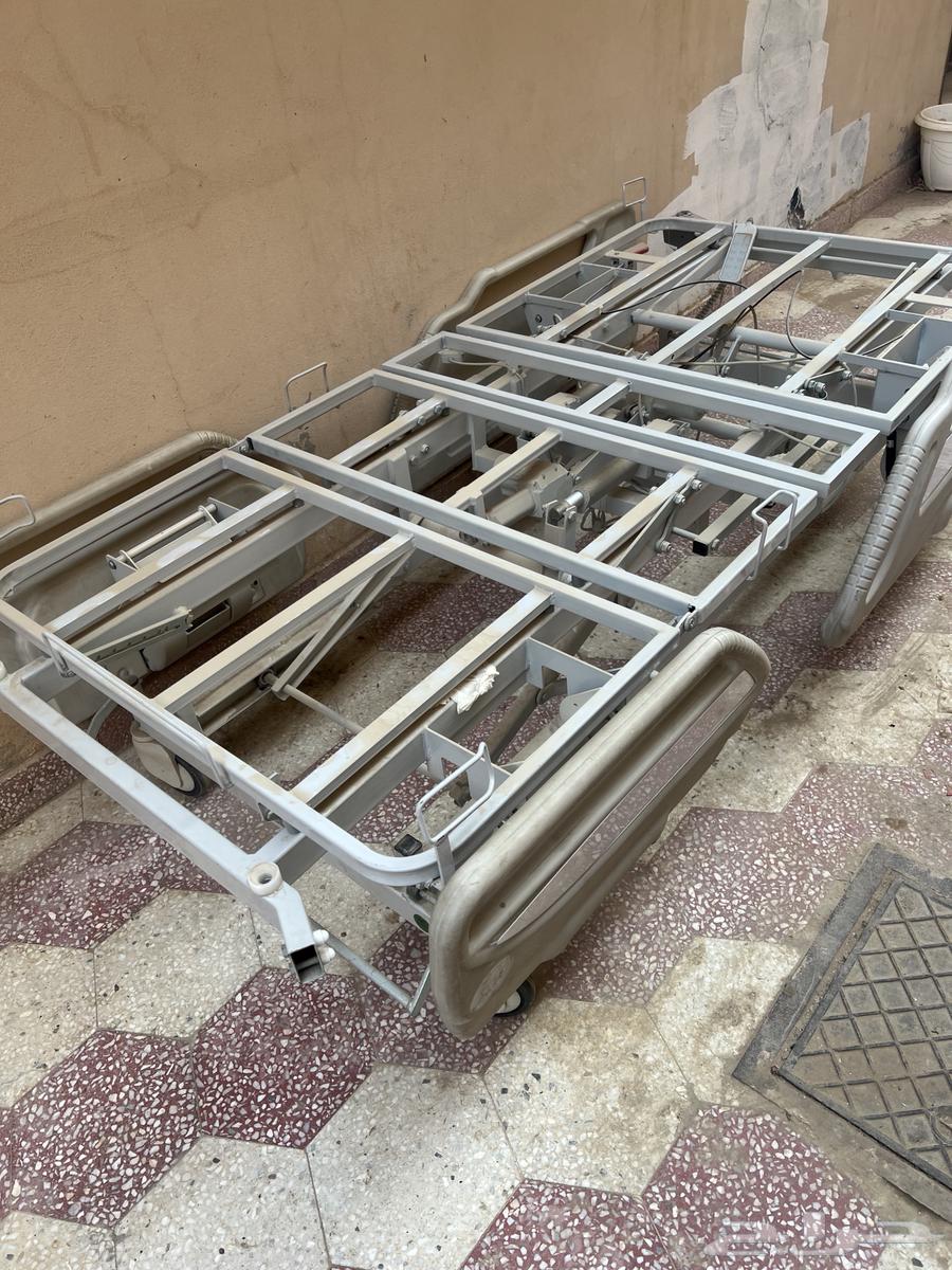 سرير كهربائي مع كامل ملحقاته للبيع64492380109315110