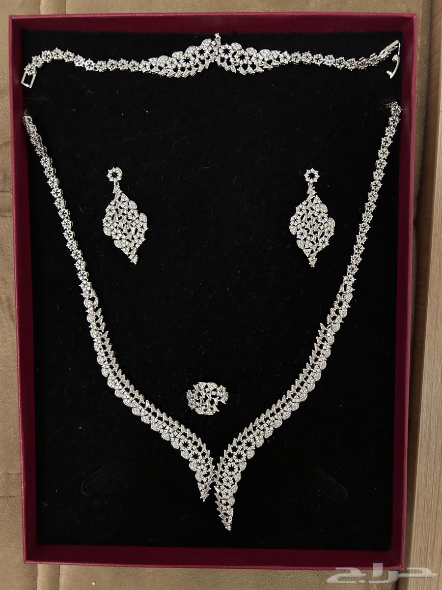 Bride's crown and silver set64486371818114112